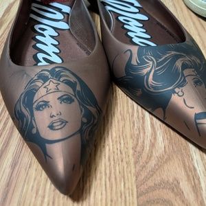 LIKE NEW Wonder Woman Flats